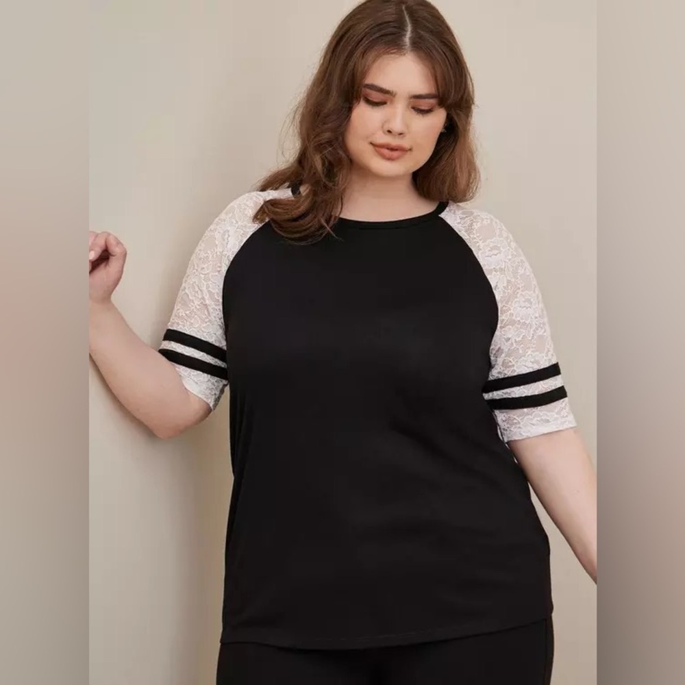 TORRID 3X Classic Fit Heritage Slub Crew Neck Lace Sleeve Raglan Tee